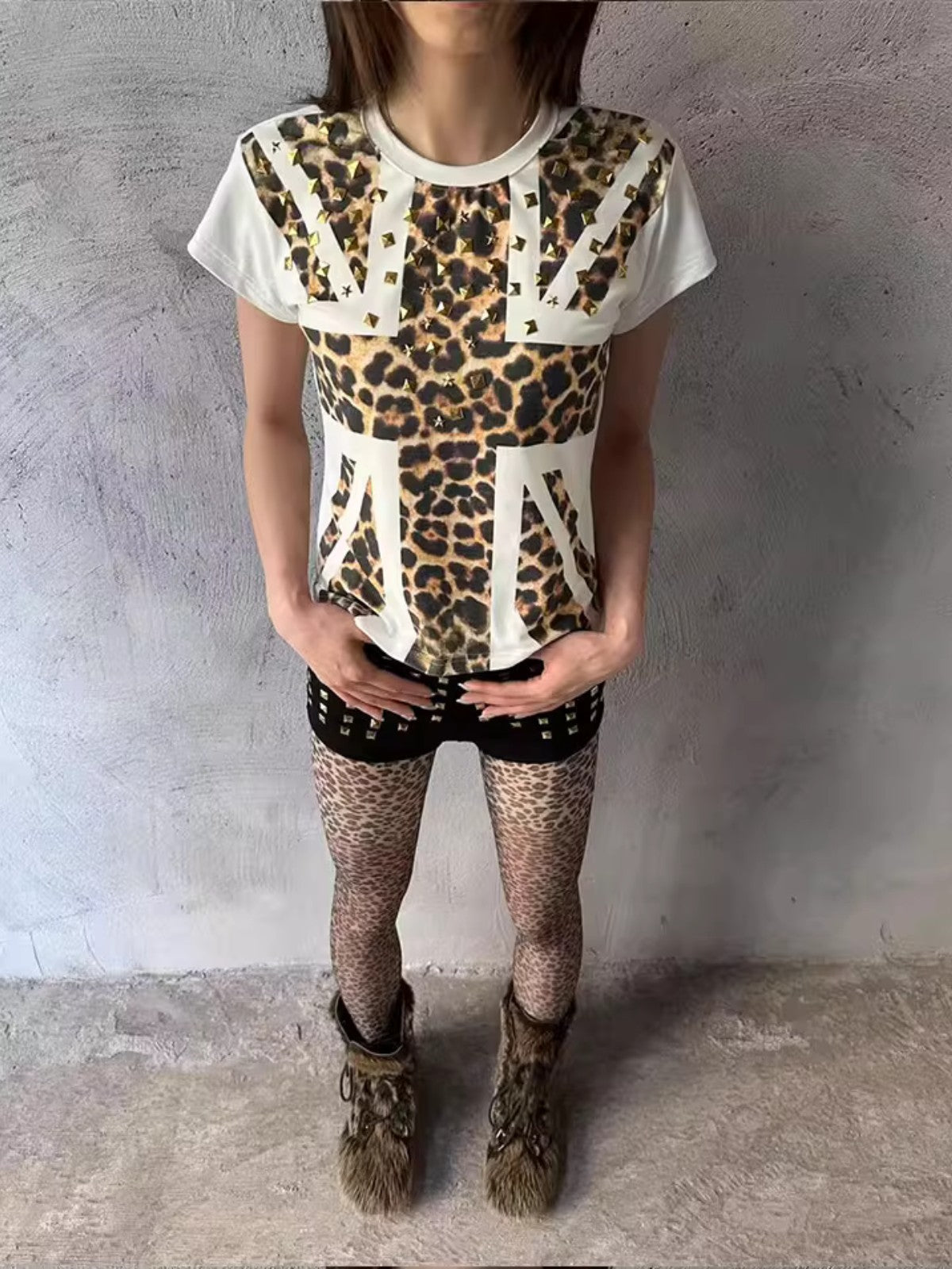 Leopard Flag Rivet Graphic T-Shirt