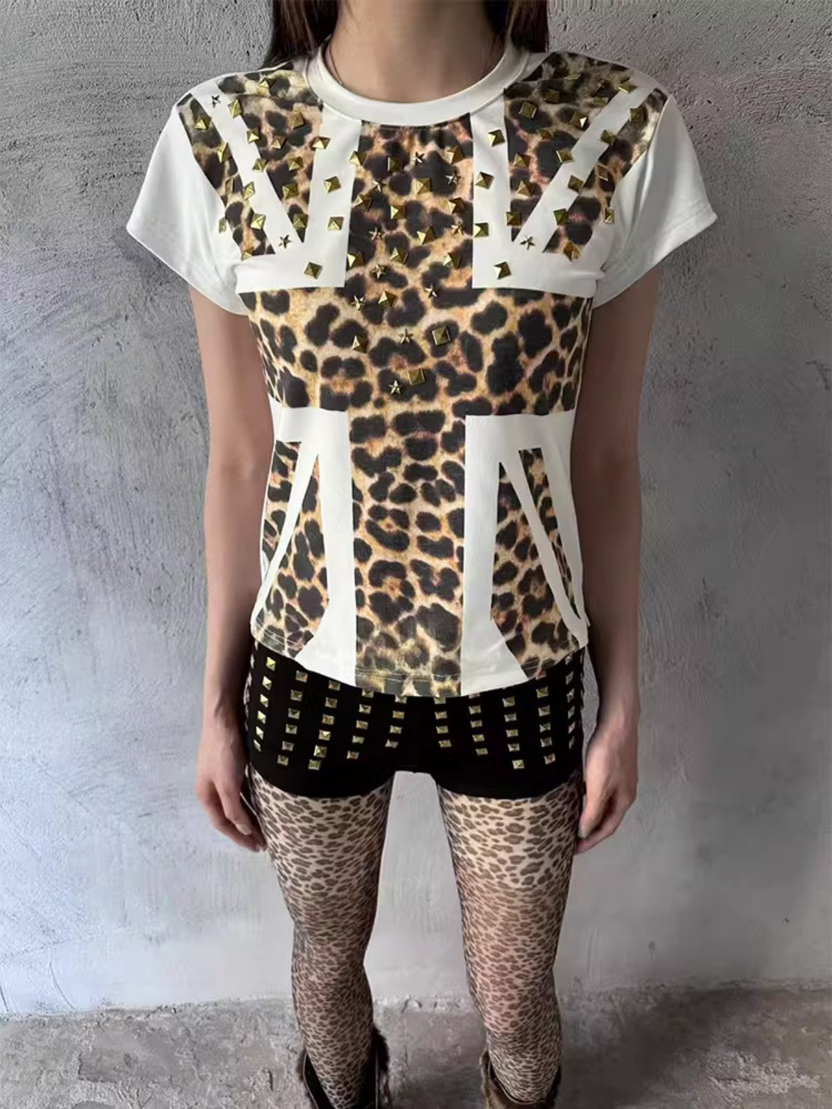 Leopard Flag Rivet Graphic T-Shirt