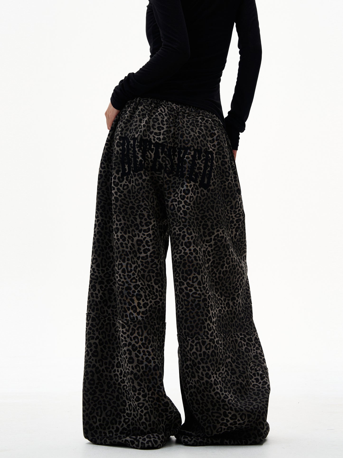 Retro Black Leopard Curved Pants