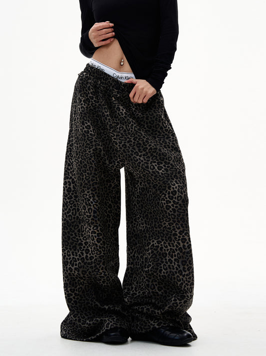 Retro Black Leopard Curved Pants