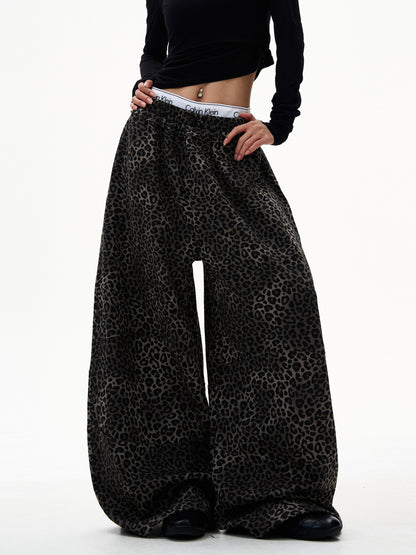 Retro Black Leopard Curved Pants