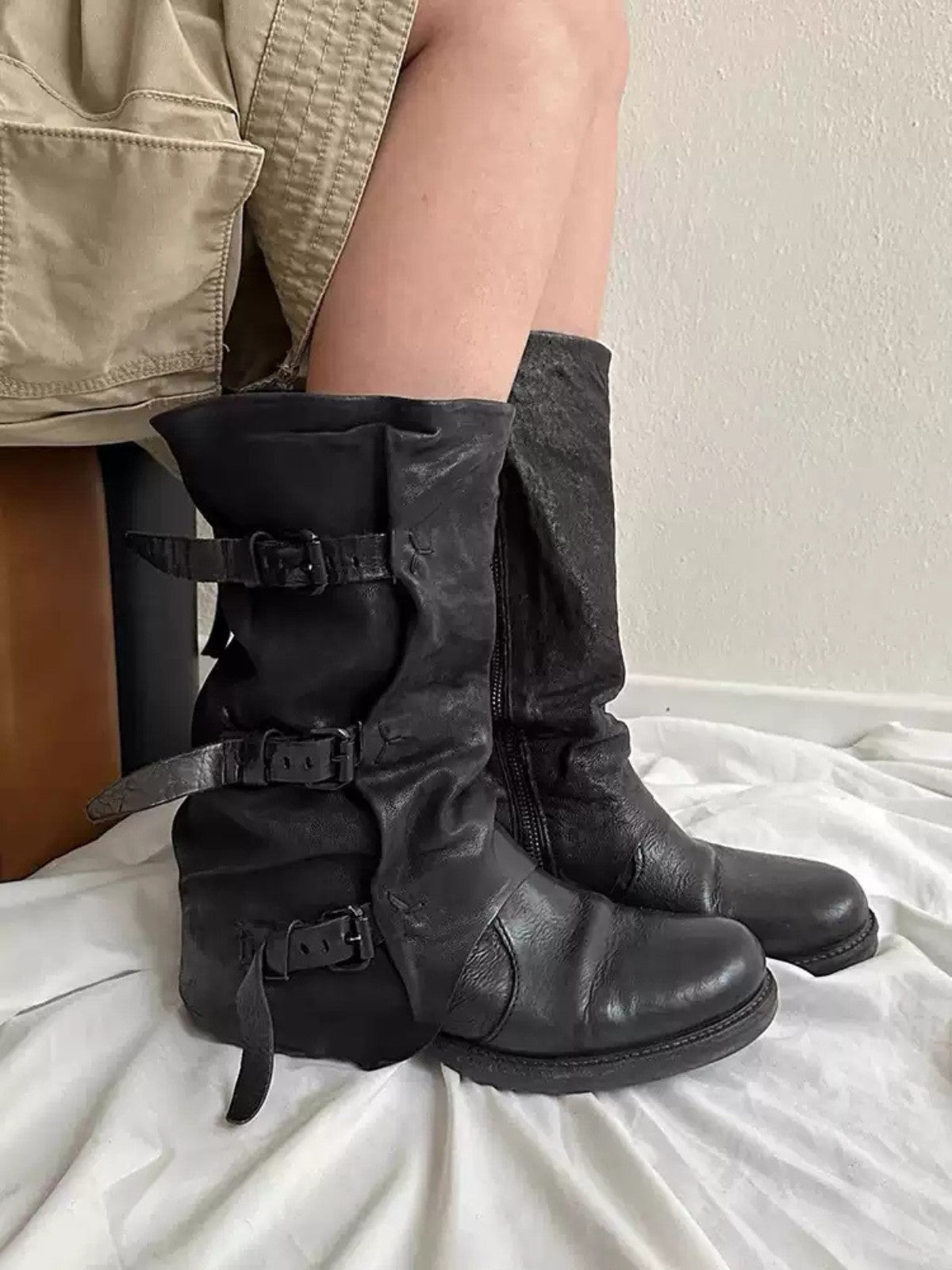 Distressed Belt Buckle Mid-Tube Boots